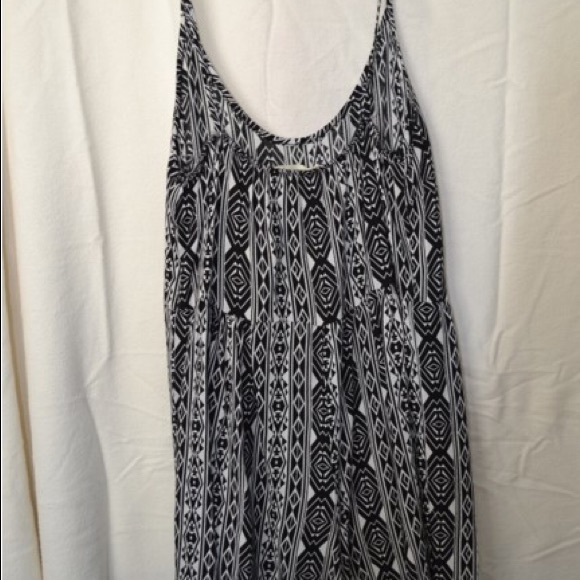 Black and White romper - Picture 2 of 2